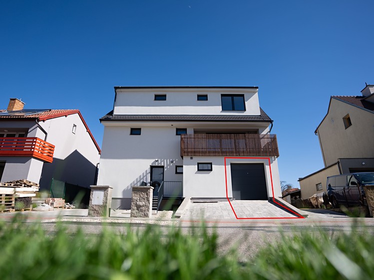 Prodej garáže 30 m² - foto 1