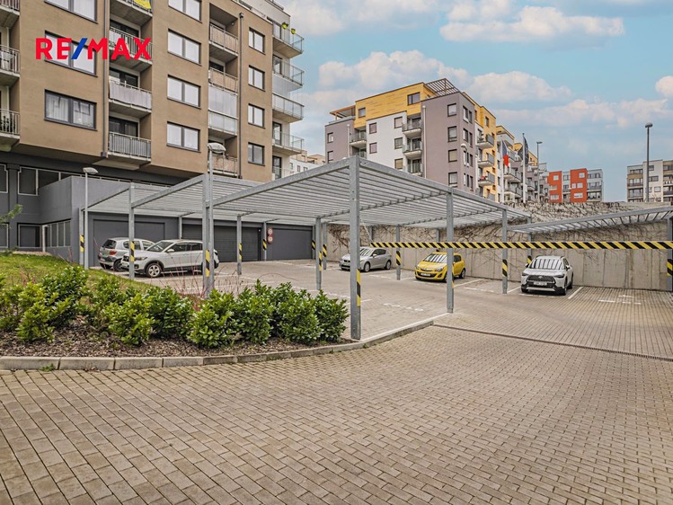 Prodej garážového stání 12 m² - foto 2