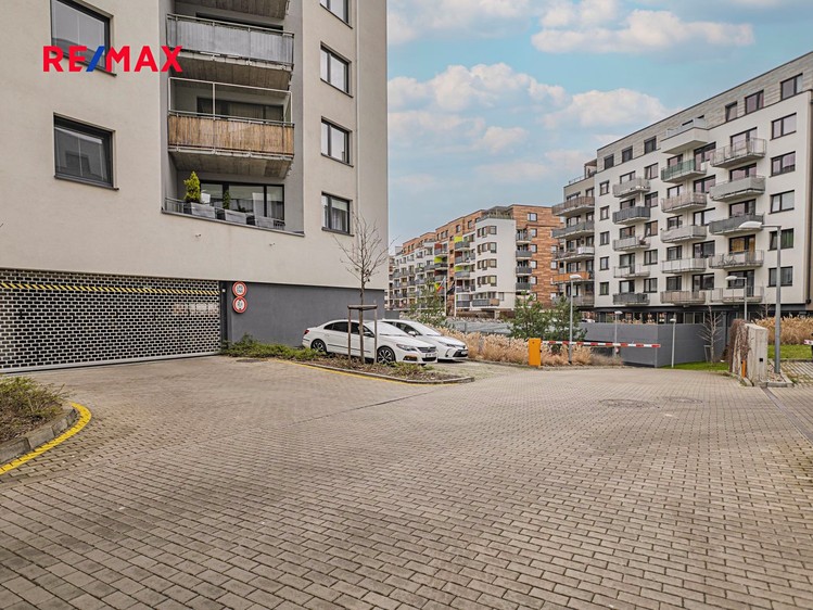 Prodej garážového stání 12 m² - foto 4