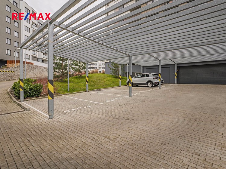 Prodej garážového stání 12 m² - foto 3