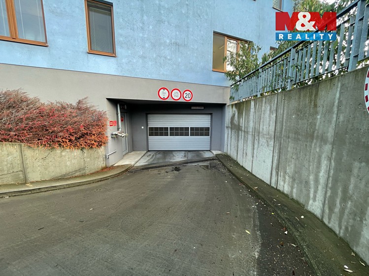 Prodej garážového stání 15 m² - foto 2