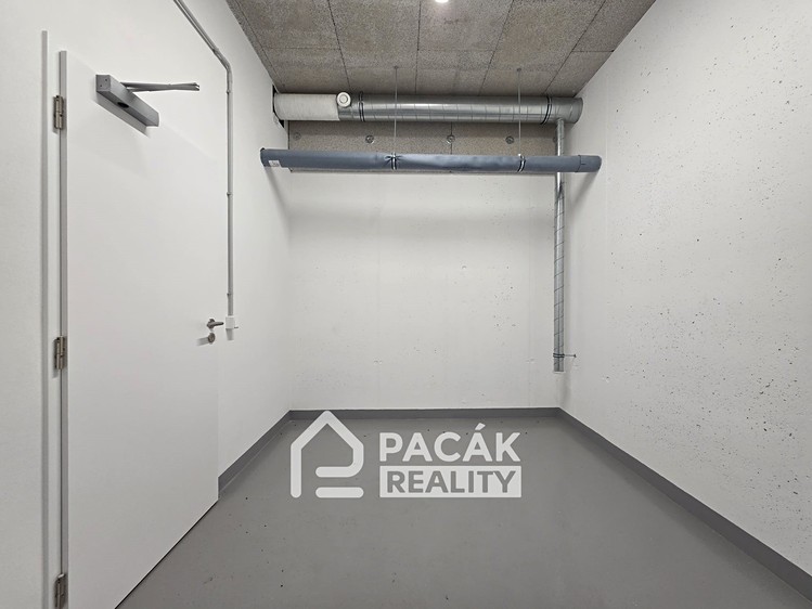 Pronájem garáže 30 m² - foto 2