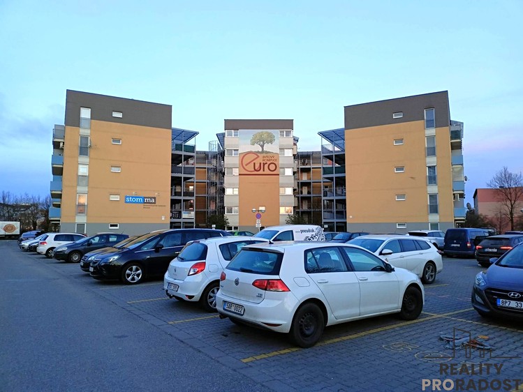 Pronájem garážového stání 11 m² - foto 3