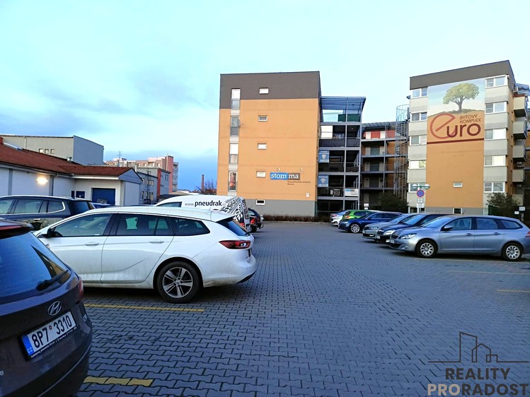 Pronájem garážového stání 11 m² - foto 5