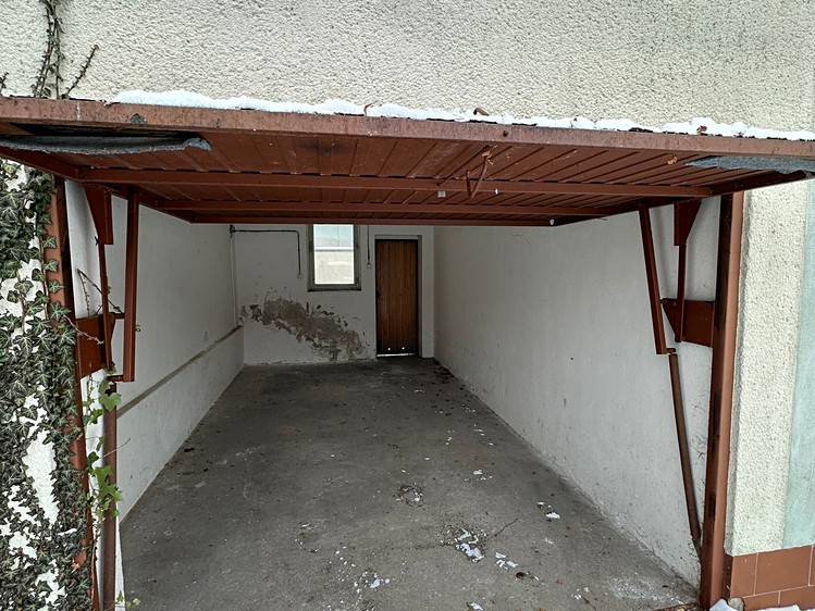 Pronájem garážového stání 16 m² - foto 1