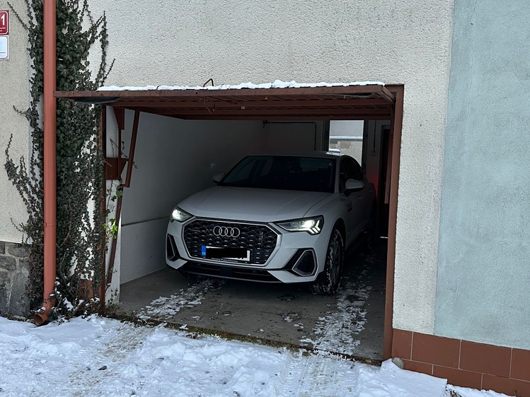 Pronájem garážového stání 16 m² - foto 3