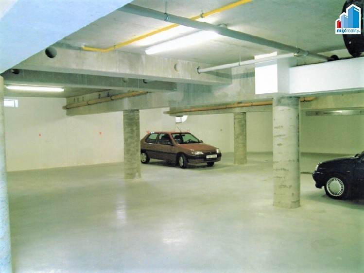 Pronájem garážového stání 10 m² - foto 4