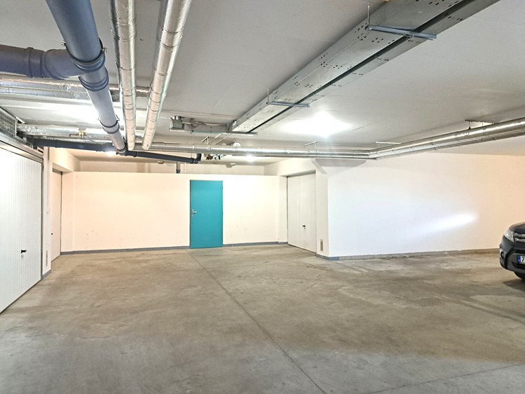 Pronájem garážového stání 17 m² - foto 3