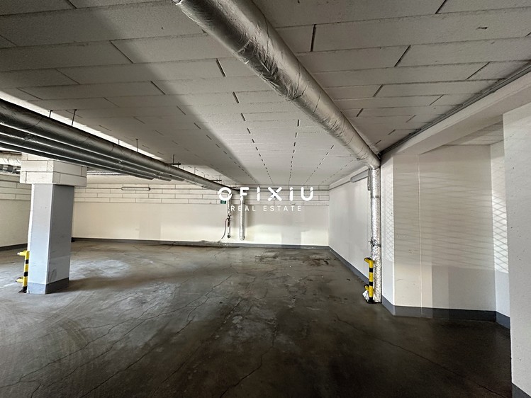Pronájem garážového stání 18 m² - foto 2