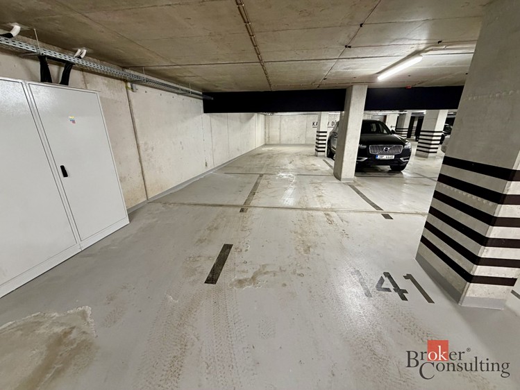 Pronájem garážového stání 19 m² - foto 2