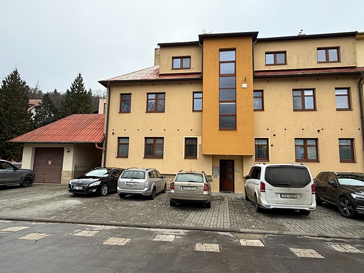 Pronájem garážového stání 18 m² - foto 3