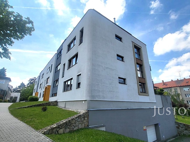 Pronájem garáže 16 m² - foto 1