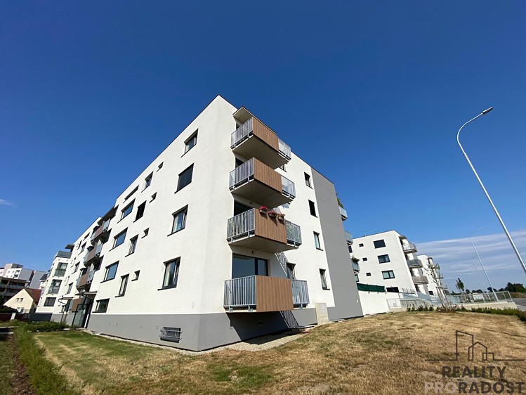 Pronájem garážového stání 12 m² - foto 2