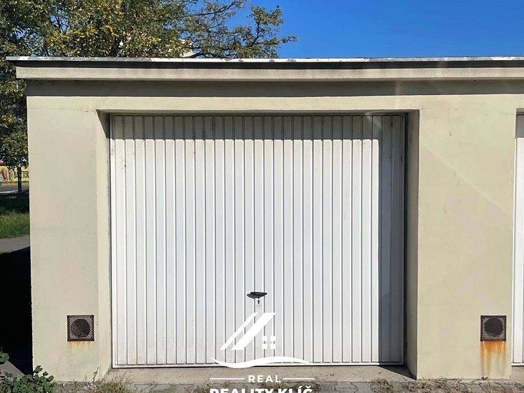 Pronájem garáže 24 m² - foto 1