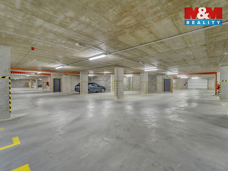 Pronájem garážového stání 12 m² - foto 2