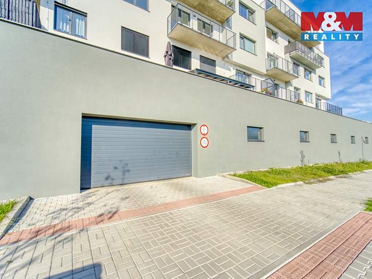 Pronájem garážového stání 12 m² - foto 3