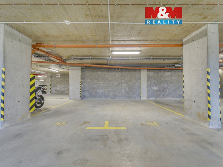 Pronájem garážového stání 12 m² - foto 1