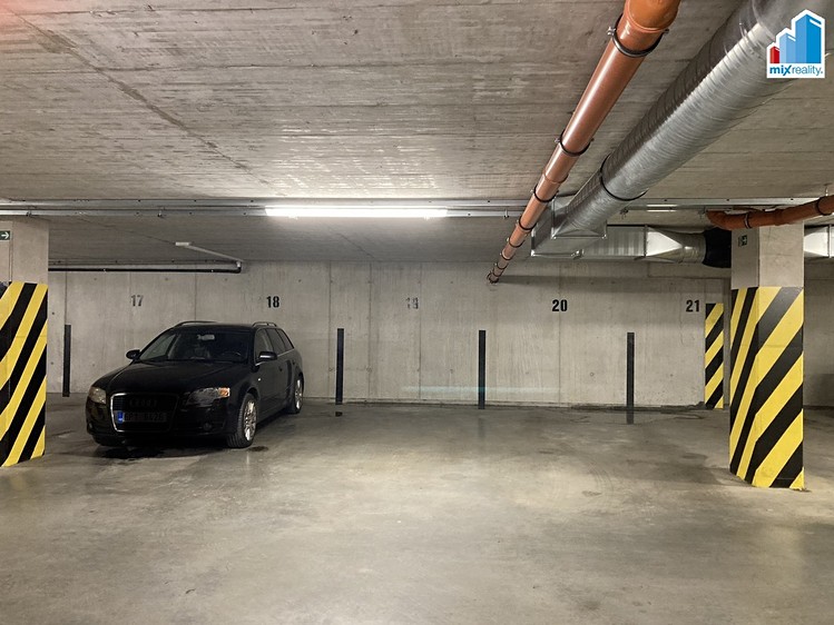 Pronájem garážového stání 12 m² - foto 5
