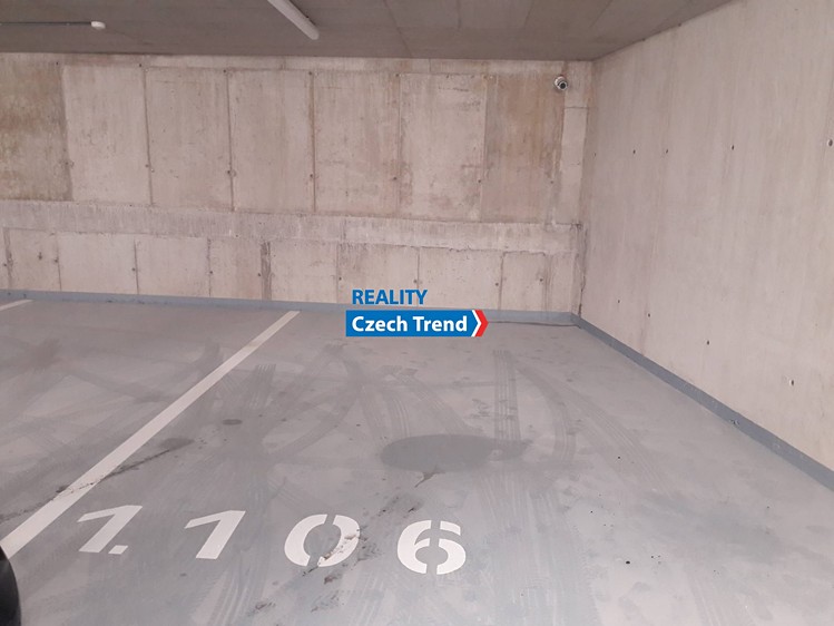 Pronájem garážového stání 19 m² - foto 1