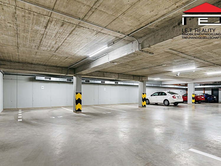 Pronájem garážového stání 13 m² - foto 1