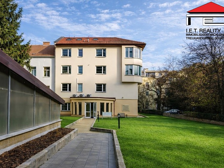 Pronájem garážového stání 13 m² - foto 3