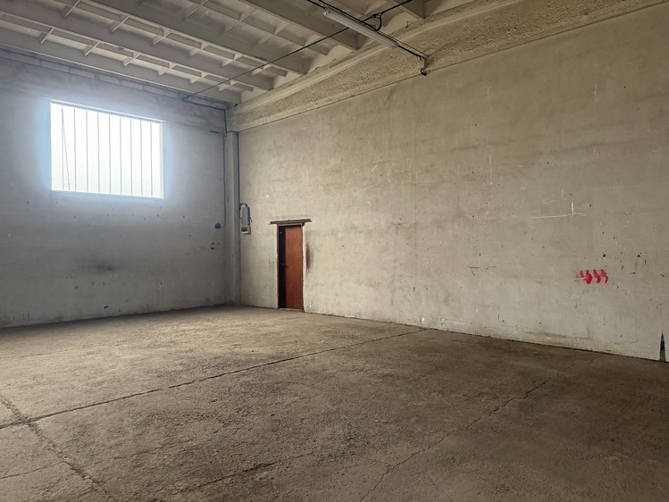 Pronájem garáže 72 m² - foto 1