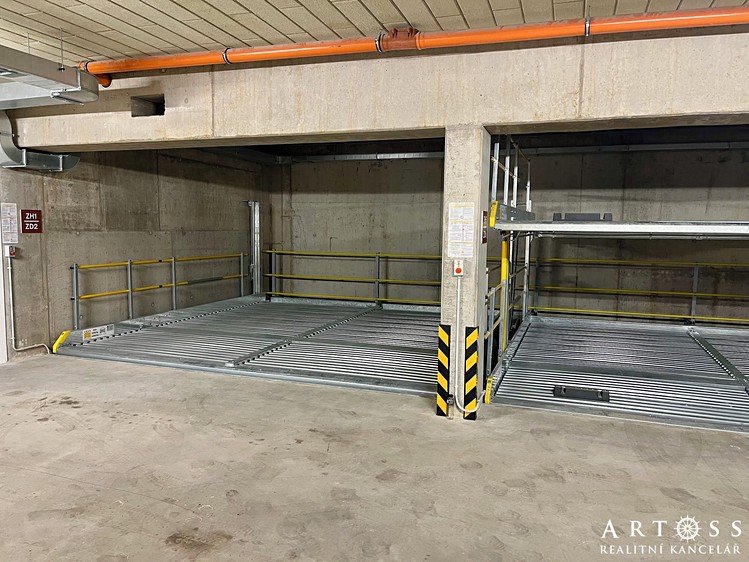 Pronájem garážového stání 13 m² - foto 3