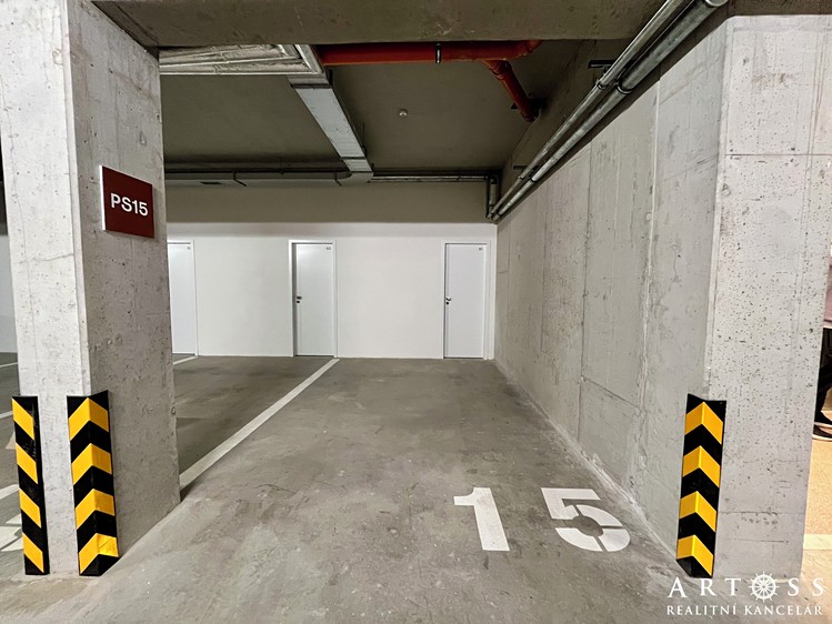 Pronájem garážového stání 12 m² - foto 3