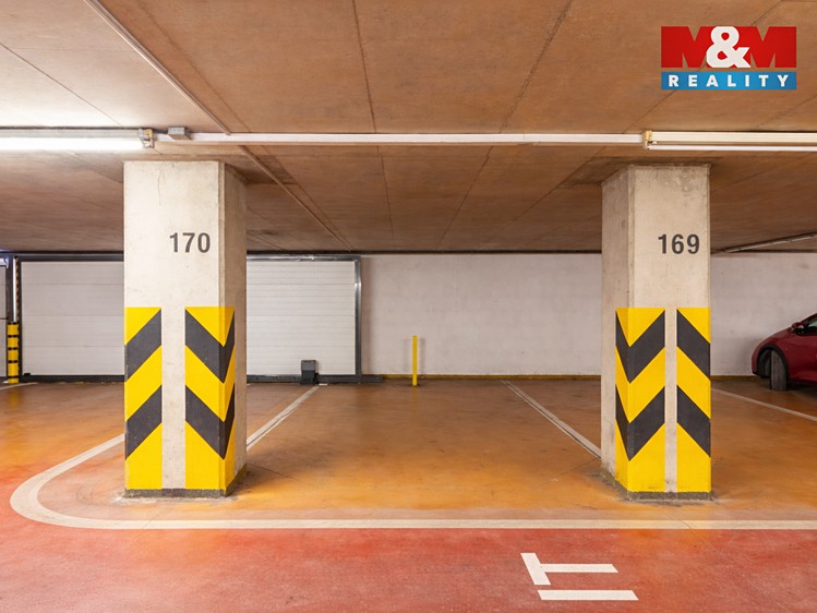 Pronájem garážového stání 16 m² - foto 2