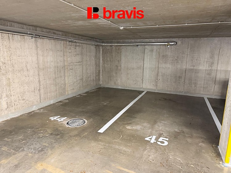 Pronájem garážového stání 13 m² - foto 3