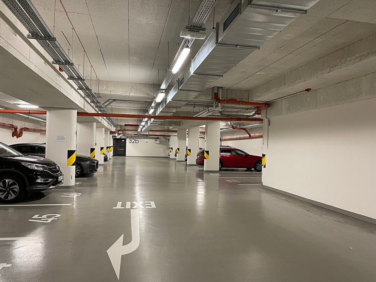 Pronájem garážového stání 15 m² - foto 4