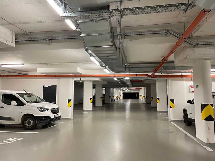 Pronájem garážového stání 15 m² - foto 3