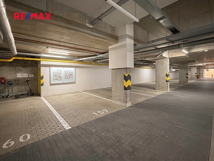 Pronájem garáže 15 m² - foto 1