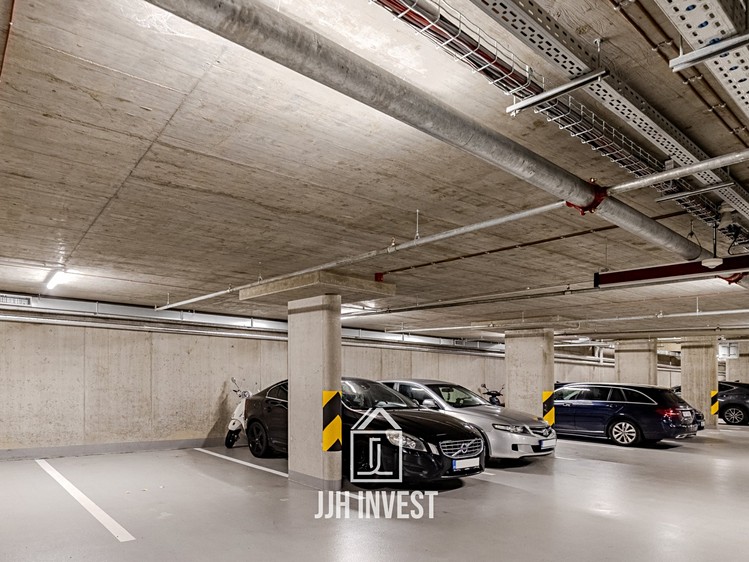 Pronájem garážového stání 15 m² - foto 2