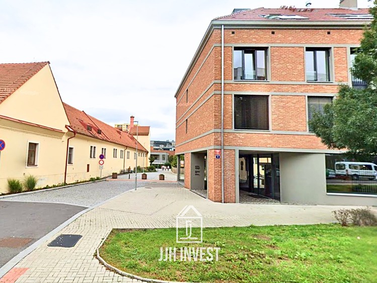 Pronájem garážového stání 15 m² - foto 3
