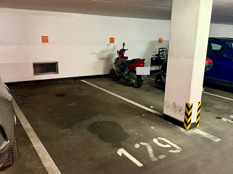 Pronájem garážového stání 13 m² - foto 2