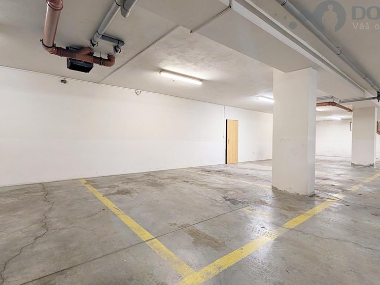 Pronájem garážového stání 14 m² - foto 3