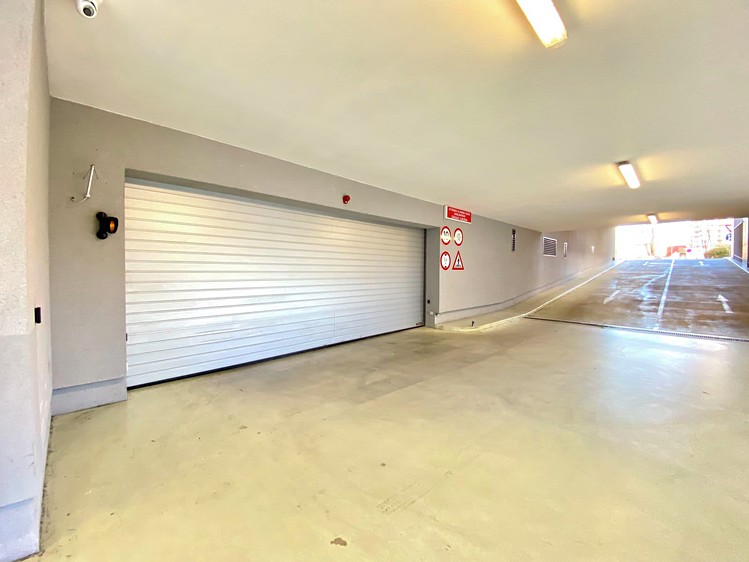 Pronájem garážového stání 13 m² - foto 3