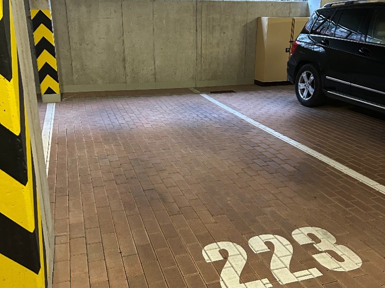 Pronájem garážového stání 15 m² - foto 4