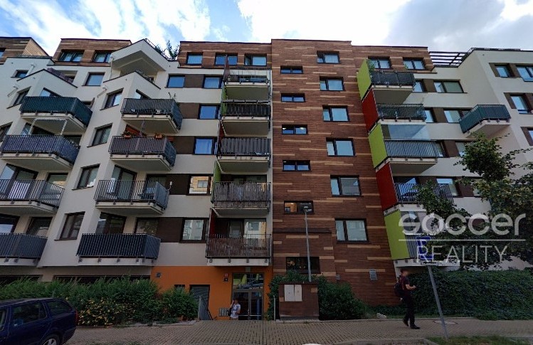 Pronájem garážového stání 15 m² - foto 3