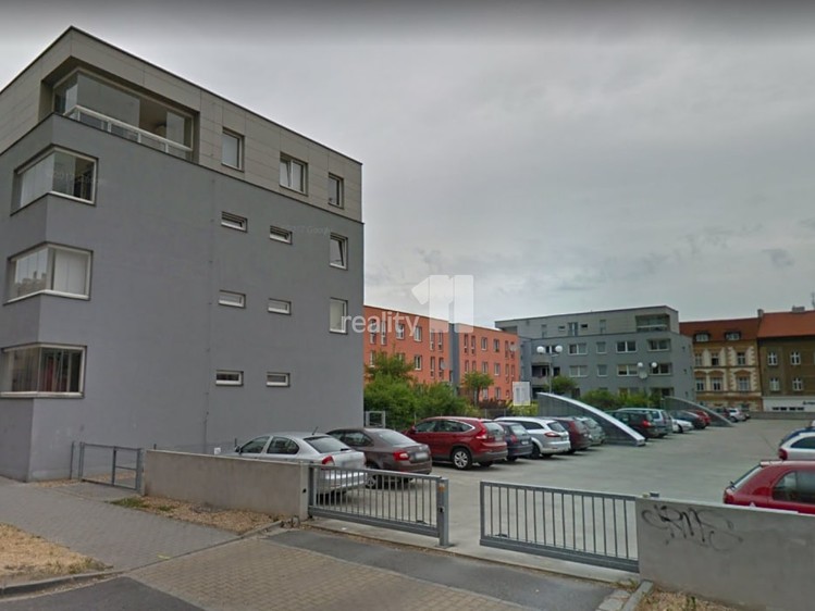 Pronájem garážového stání 12 m² - foto 5