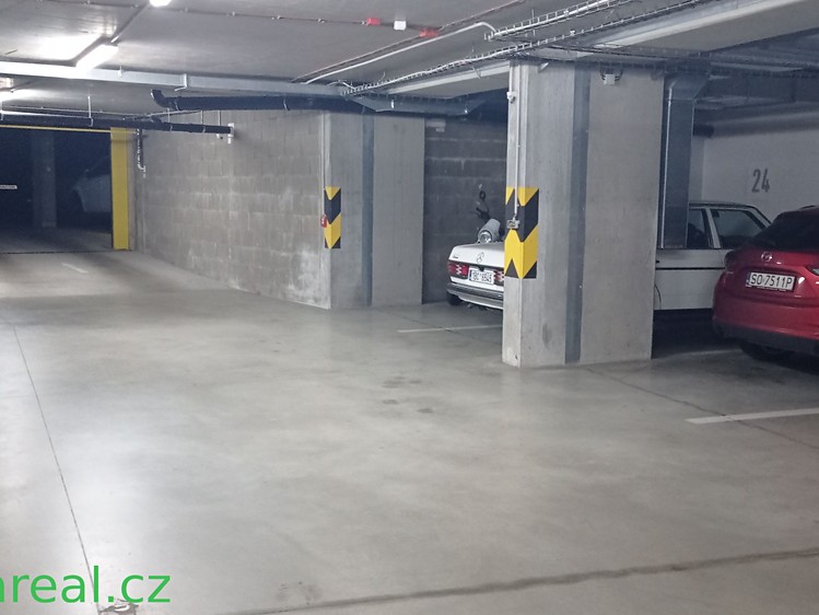 Pronájem garážového stání 16 m² - foto 3