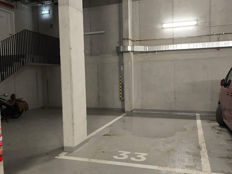 Pronájem garážového stání 17 m² - foto 4