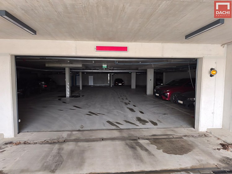 Pronájem garážového stání 17 m² - foto 3