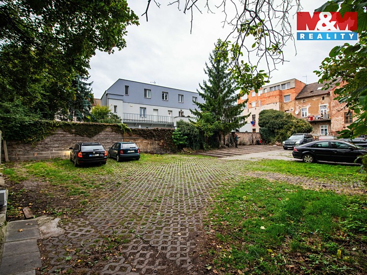 Pronájem garážového stání 400 m² - foto 2