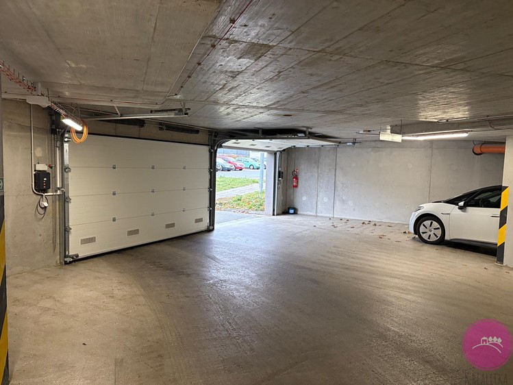 Pronájem garážového stání 13 m² - foto 3