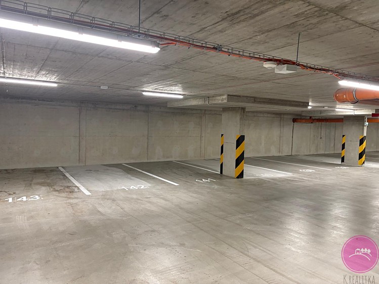 Pronájem garážového stání 13 m² - foto 2