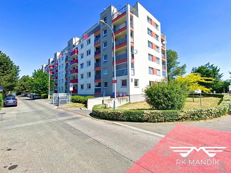 Pronájem garážového stání 10 m² - foto 5