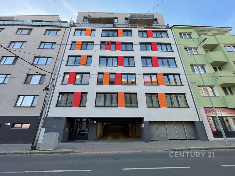 Pronájem garážového stání 13 m² - foto 4