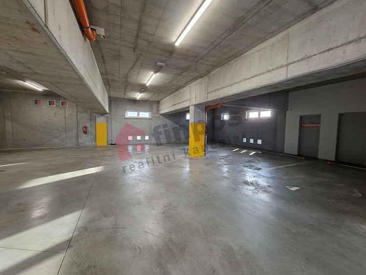 Pronájem garážového stání 12 m² - foto 4